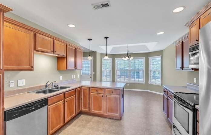701 Patriot Lane - Photo 5 of 10
