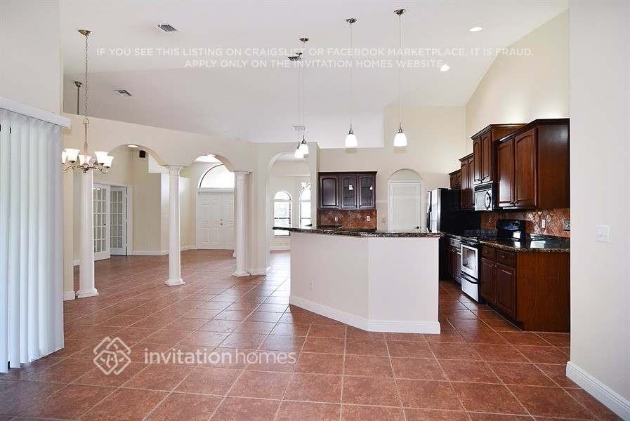 948 Sw Abingdon Ave - Photo 7 of 20