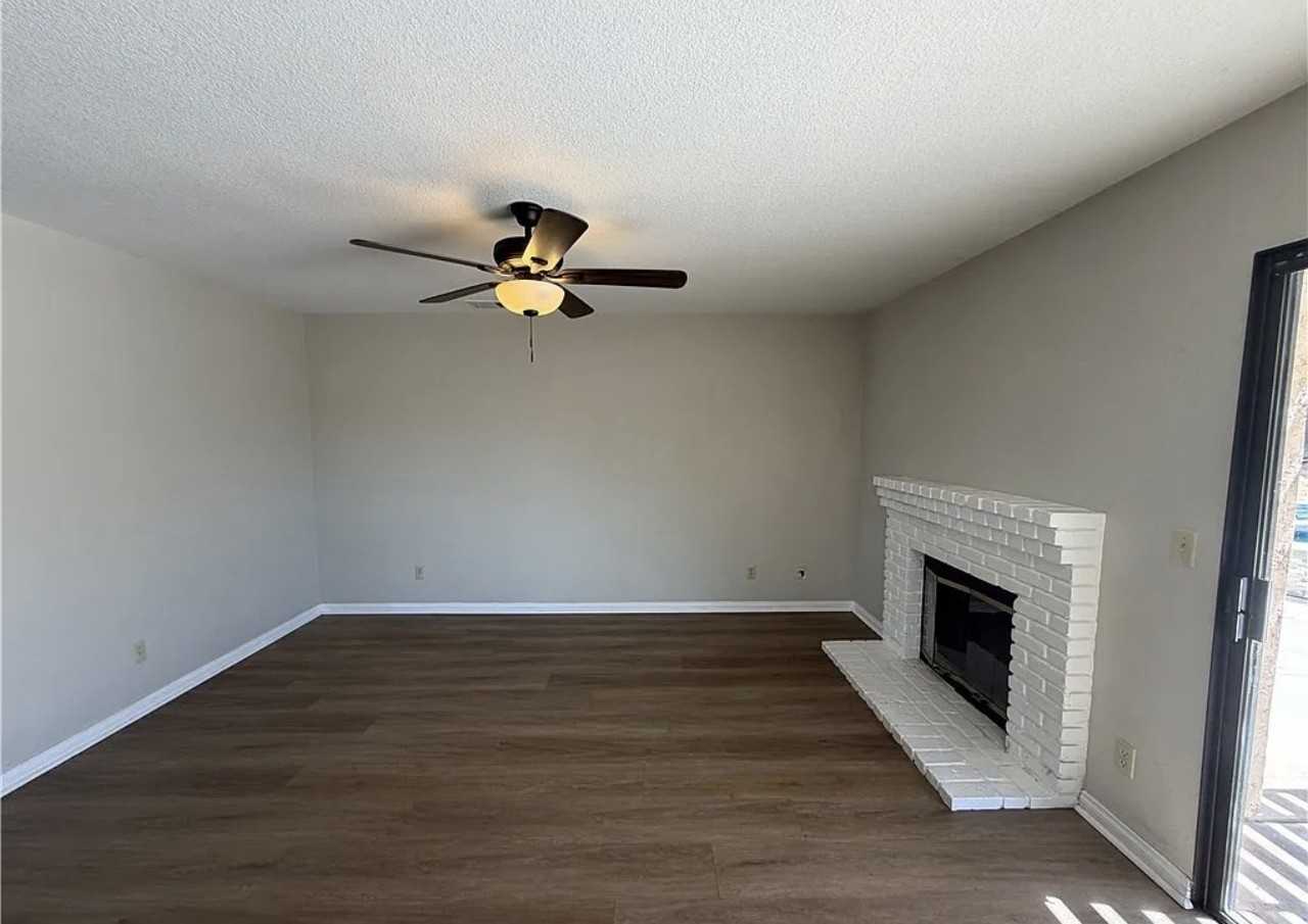 25431 Pistache Court - Photo 2 of 8
