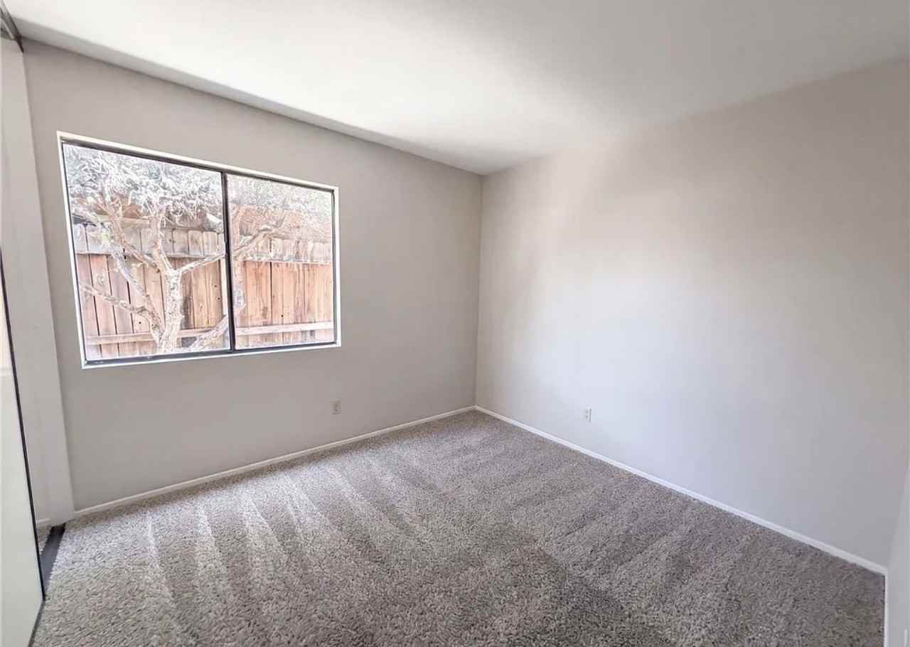 25431 Pistache Court - Photo 6 of 8