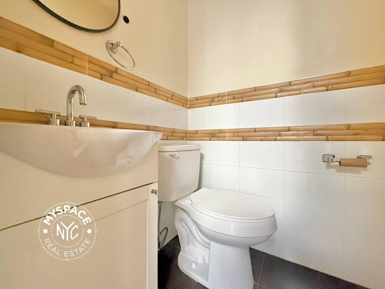 123 Lewis Ave #4 - Photo 4 of 8