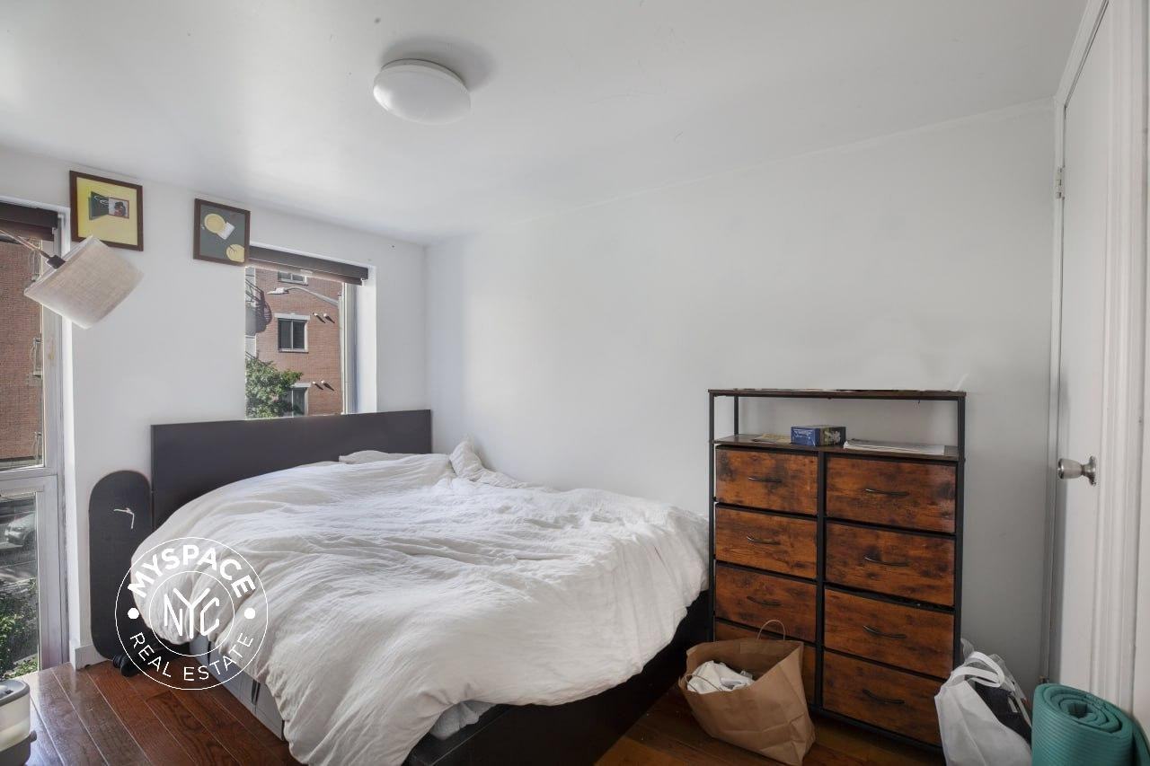 18 Meserole St #2A - Photo 7 of 8