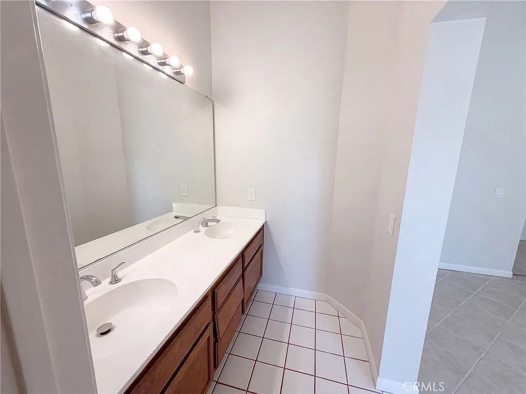 13561 Glacier Circle - Photo 3 of 8