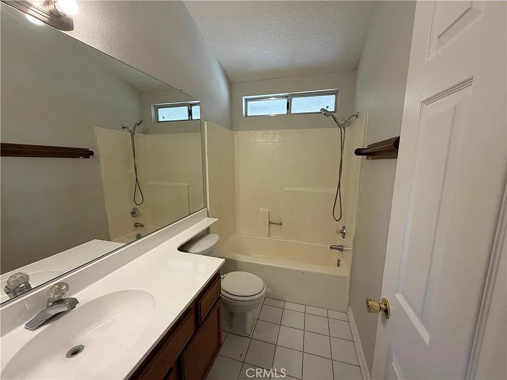 13561 Glacier Circle - Photo 4 of 8