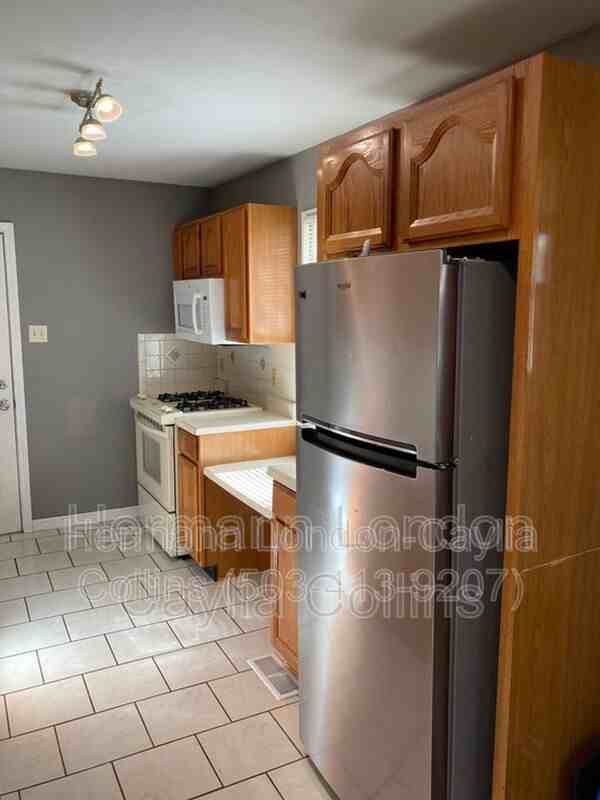 2465 Hawthorne Manor Dr - Photo 4 of 15