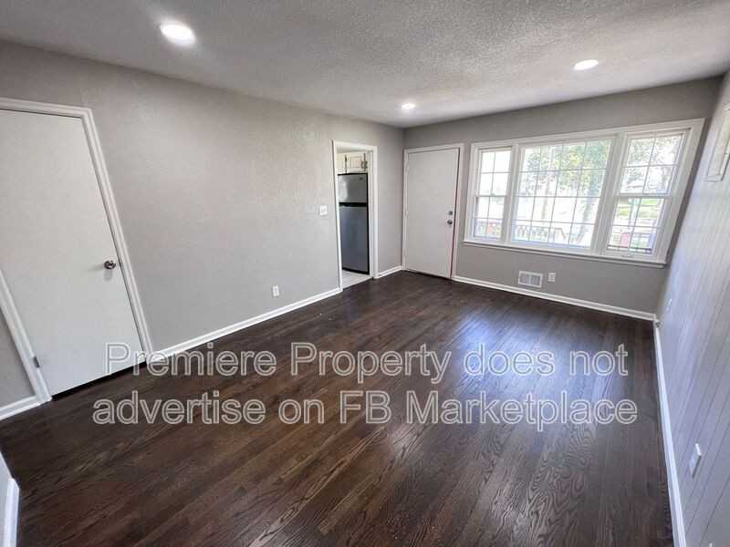 7601 E 48th St - Photo 4 of 15