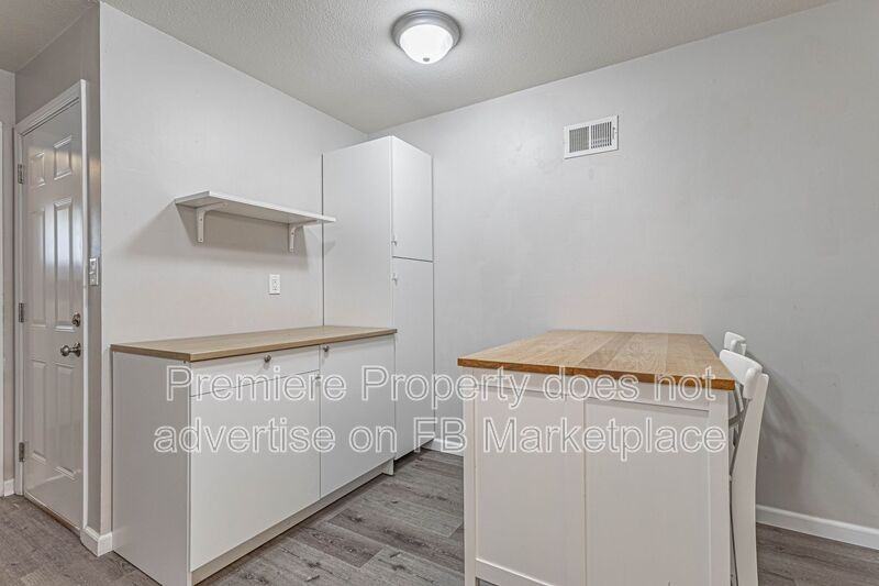 5709 W 75th St - Photo 7 of 17