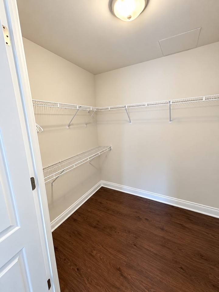 761 Bay St - Photo 2 of 20