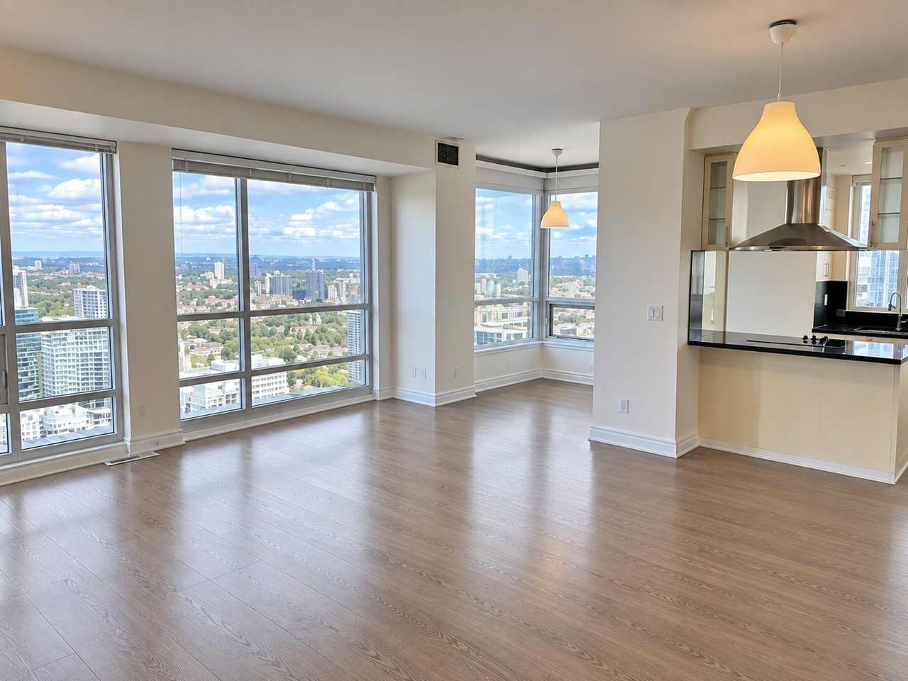 761 Bay St - Photo 5 of 20