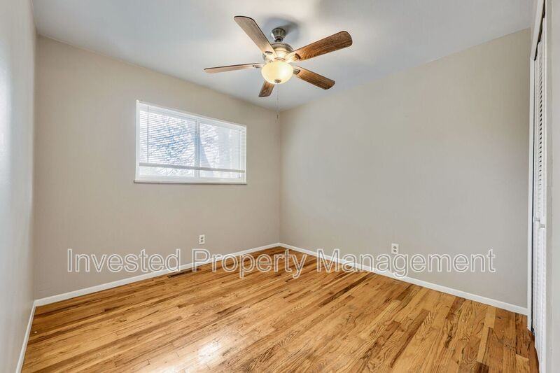403 Elmwood Dr - Photo 7 of 20