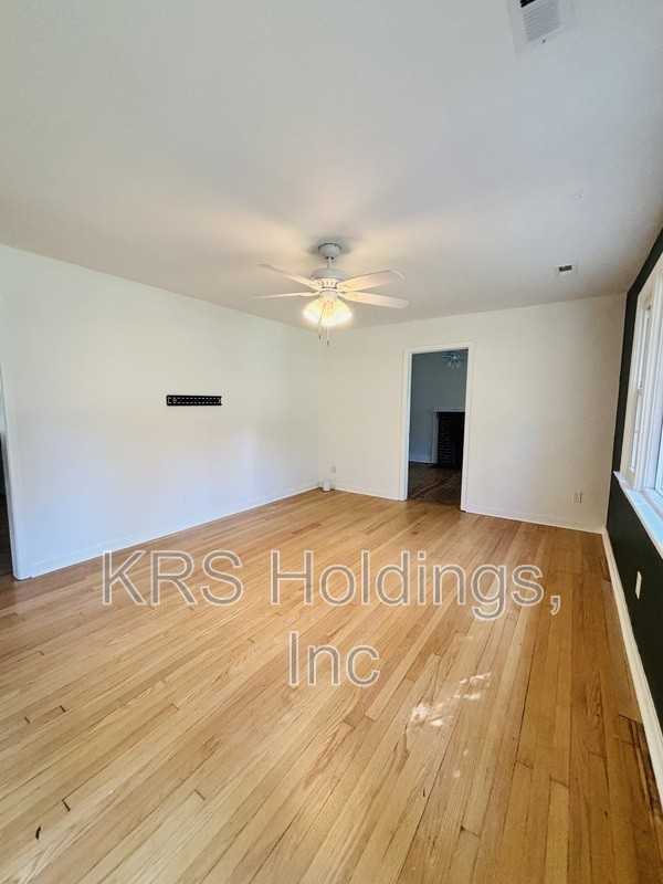 8810 Avalon Dr - Photo 7 of 36