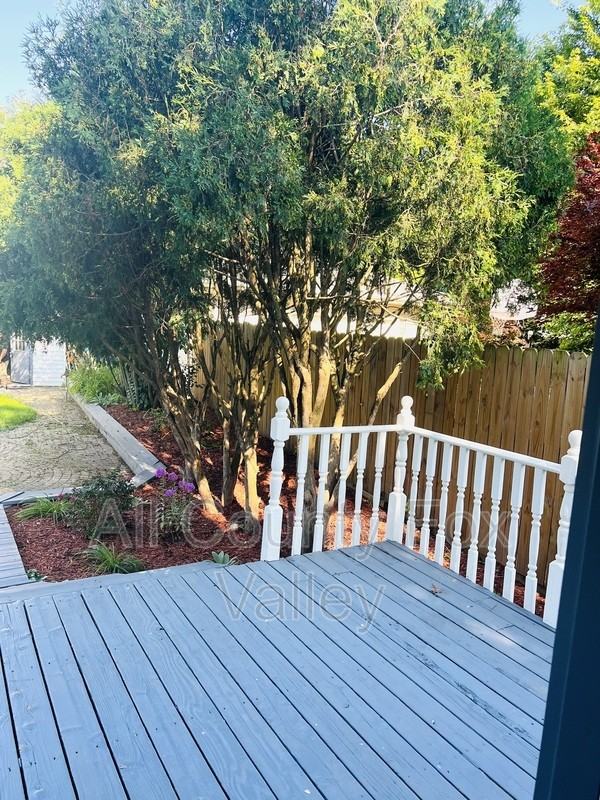 552 Orange St - Photo 3 of 20