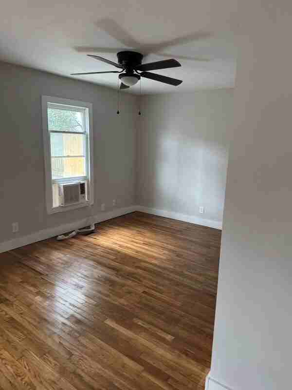 2918 Lexington Ave - Photo 3 of 11