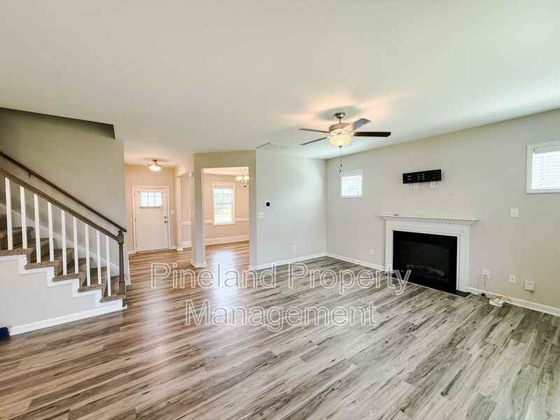147 Stafford Ave - Photo 2 of 26