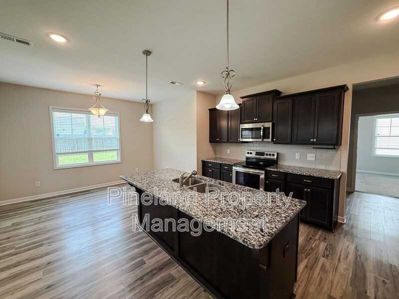 147 Stafford Ave - Photo 5 of 26