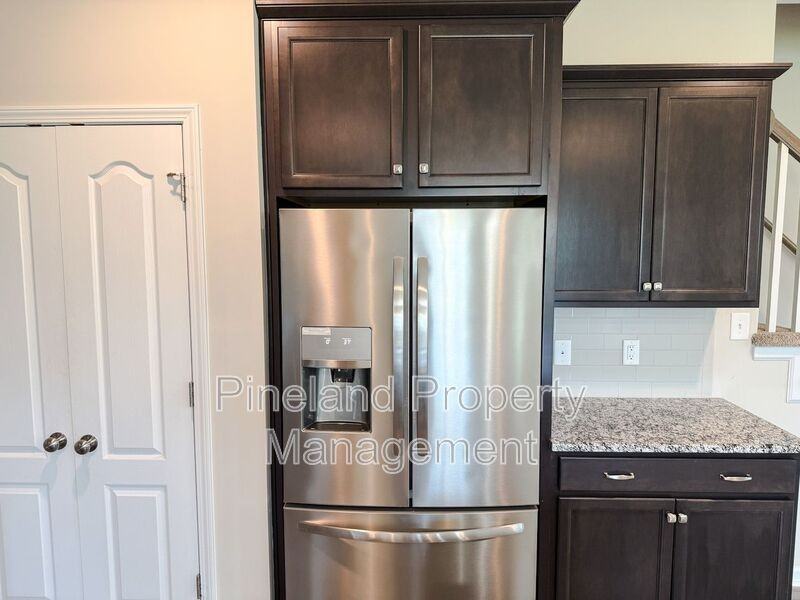 147 Stafford Ave - Photo 7 of 26