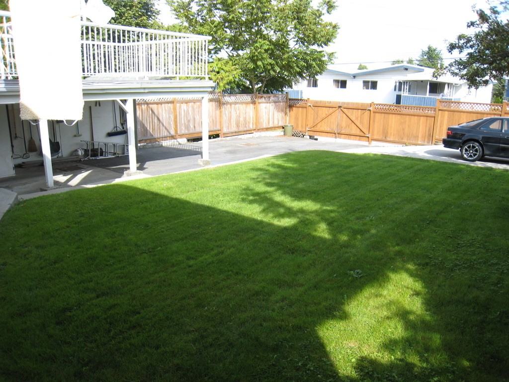 5470 Booth Avenue - Photo 3 of 7