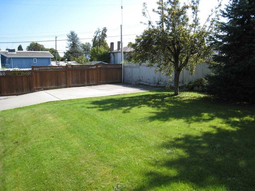 5470 Booth Avenue - Photo 5 of 7