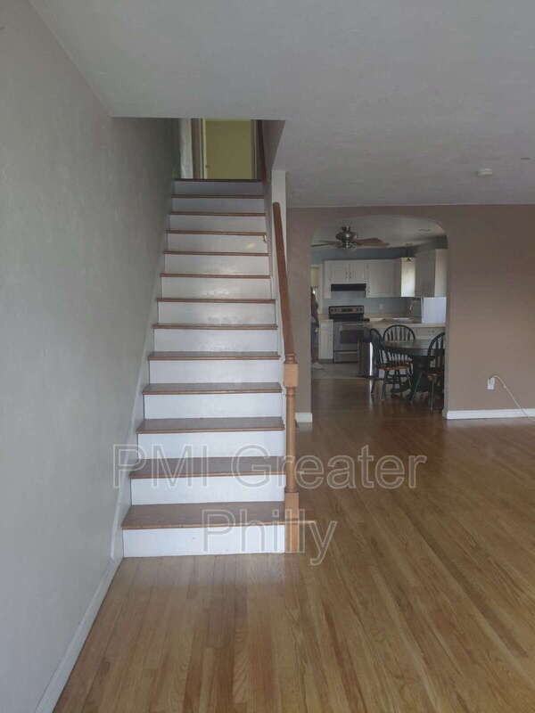 687 Mansion St - Photo 3 of 23