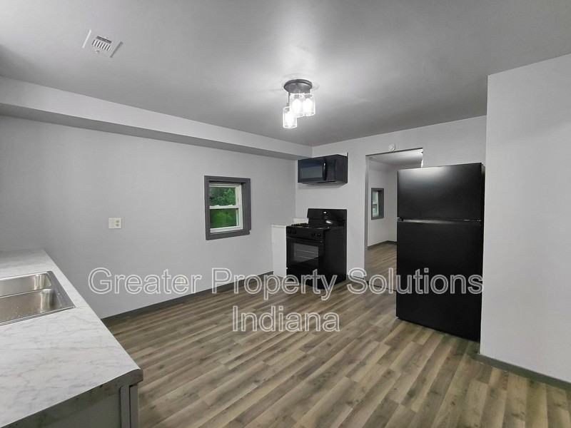 731 West 4Th Stupper - Photo 2 of 9