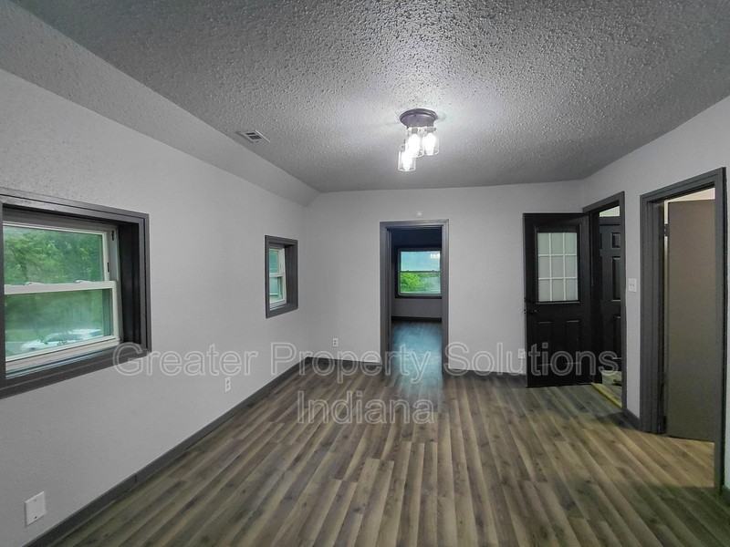 731 West 4Th Stupper - Photo 3 of 9