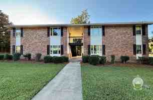 featured image of 710 N Maple St