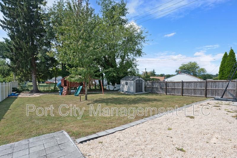 7017 Yataruba Dr - Photo 4 of 30