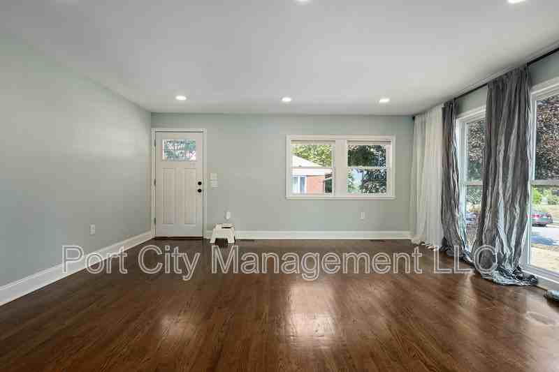 7017 Yataruba Dr - Photo 5 of 30