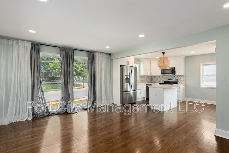 7017 Yataruba Dr - Photo 7 of 30