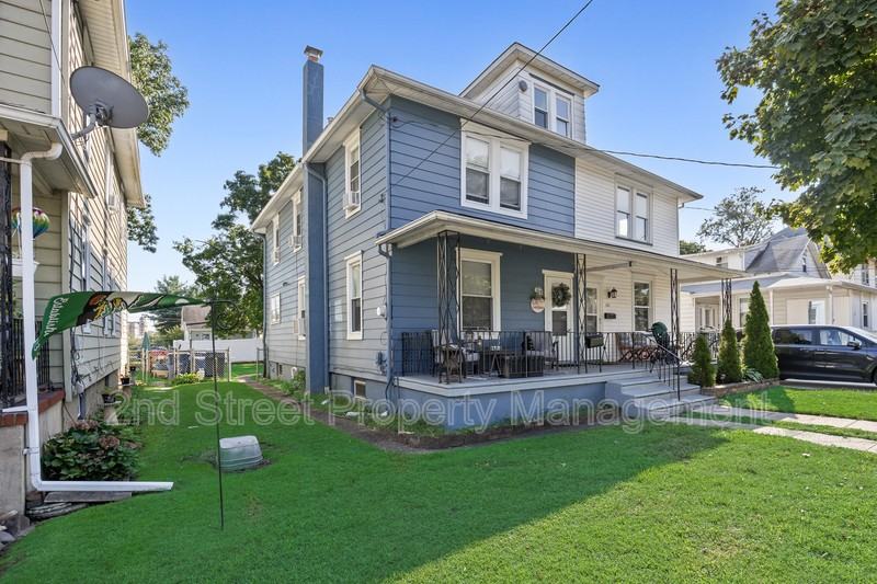 303 Walter Ave - Photo 2 of 20