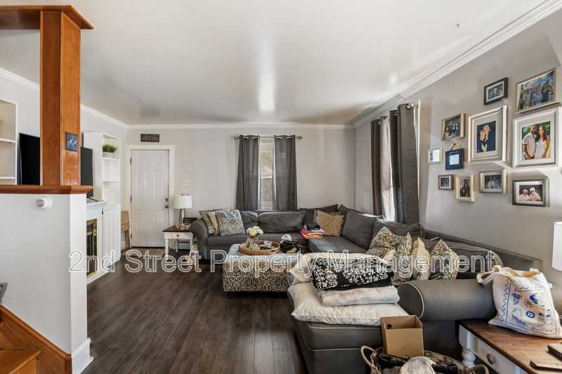 303 Walter Ave - Photo 5 of 20