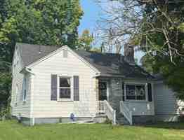 featured image of 4045 Old Riverside Dr