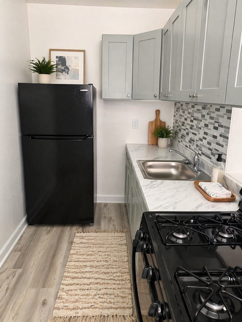 Crandon Apartments - 3 - Photo 7 of 9