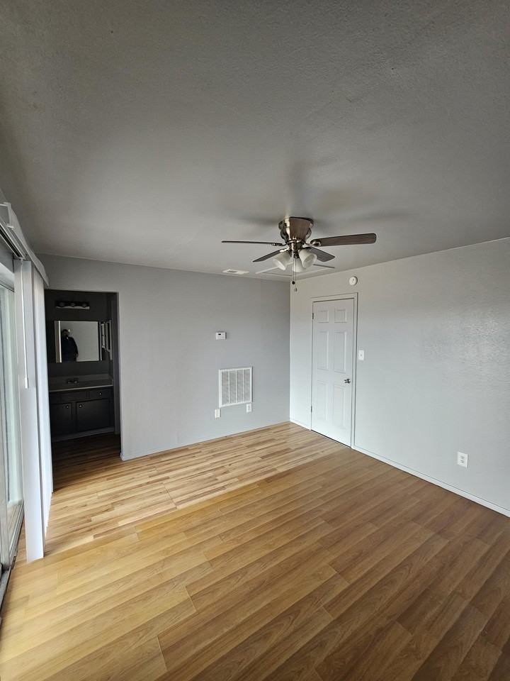 1108 Fern Apts - Photo 5 of 16