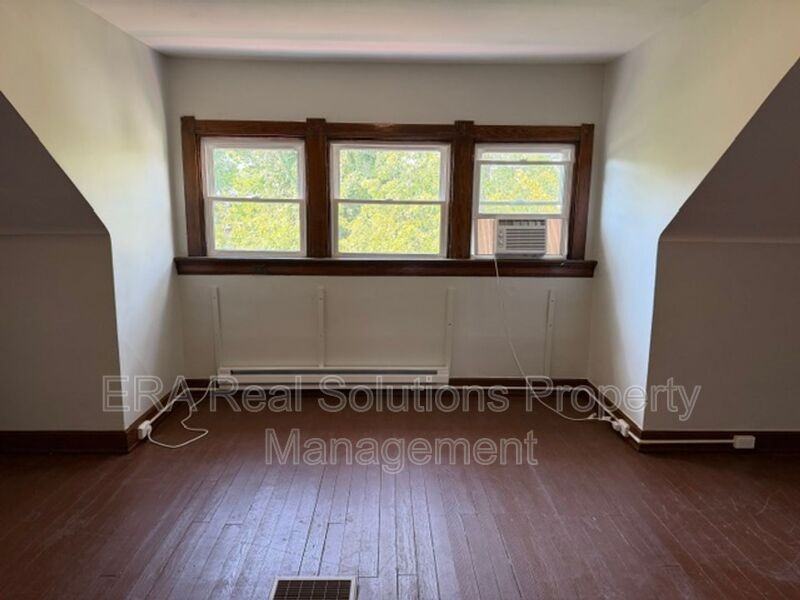 3471 Trimble Ave - Photo 3 of 10