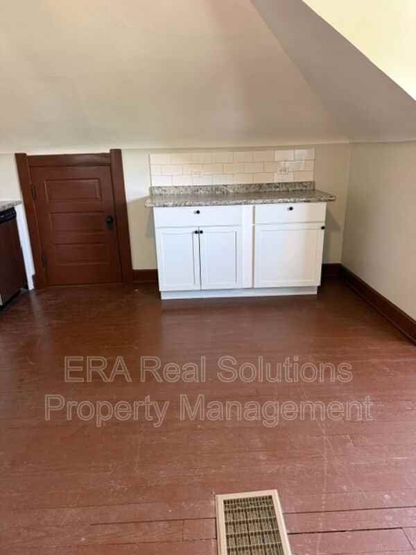 3471 Trimble Ave - Photo 4 of 10