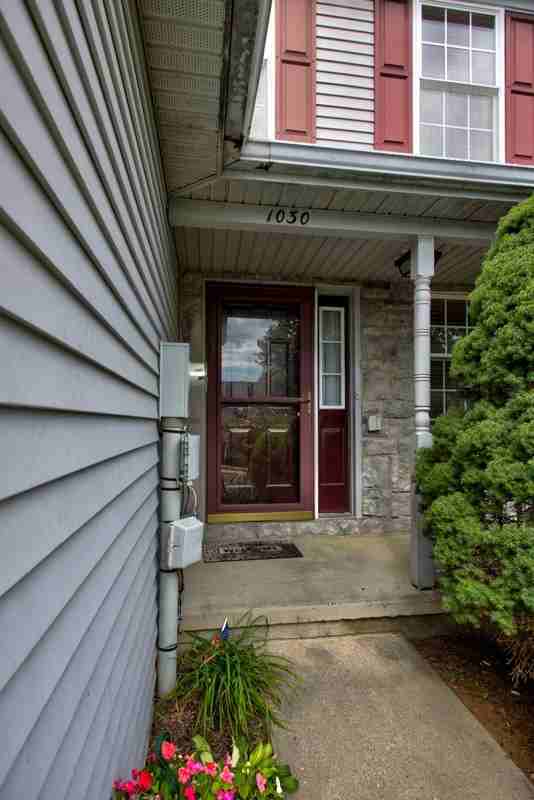 1030 Sterling Pl - Photo 3 of 7
