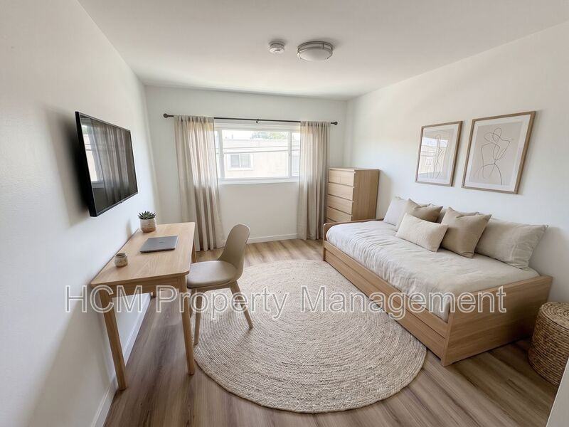974 Granville Ave #5 - Photo 5 of 8
