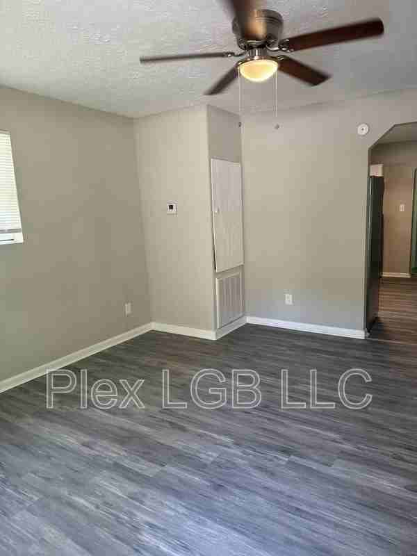 201 Bagley St - Photo 2 of 7