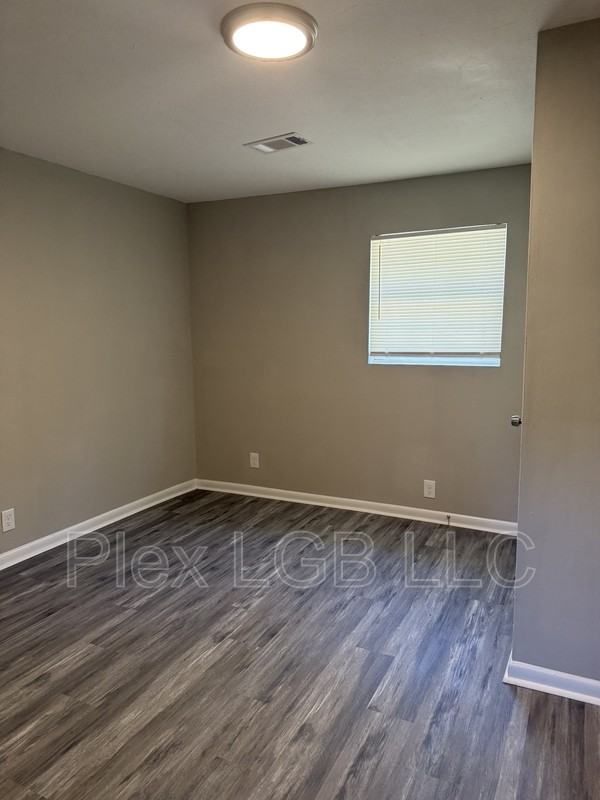 201 Bagley St - Photo 6 of 7