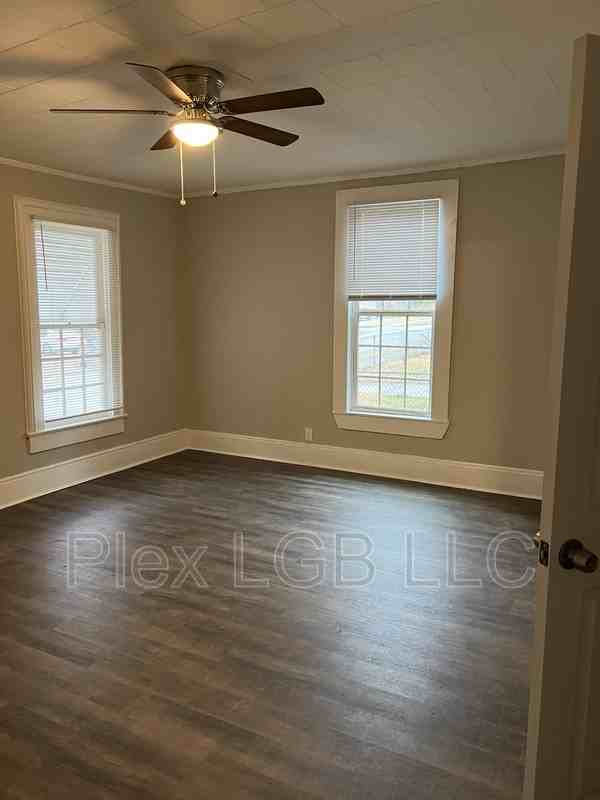320 Alford St - Photo 2 of 8