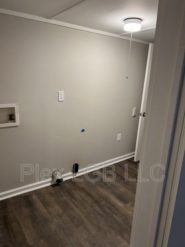 320 Alford St - Photo 6 of 8