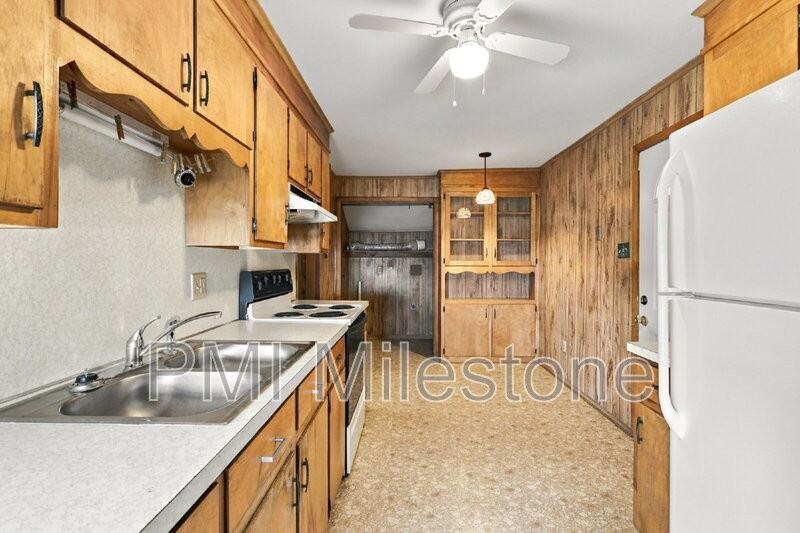 1100 W Washington St #2 - Photo 4 of 13