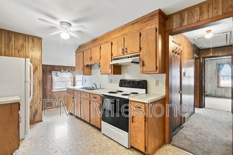 1100 W Washington St #2 - Photo 5 of 13