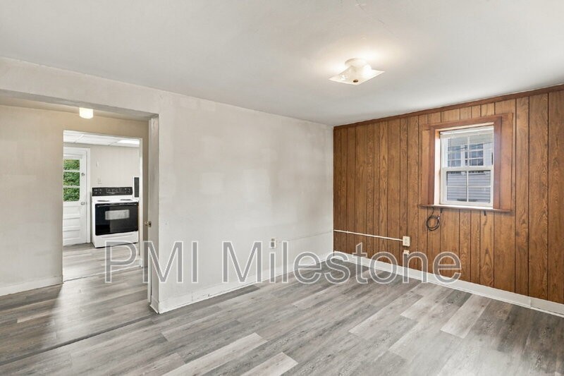 1115 W Church St - Photo 4 of 22