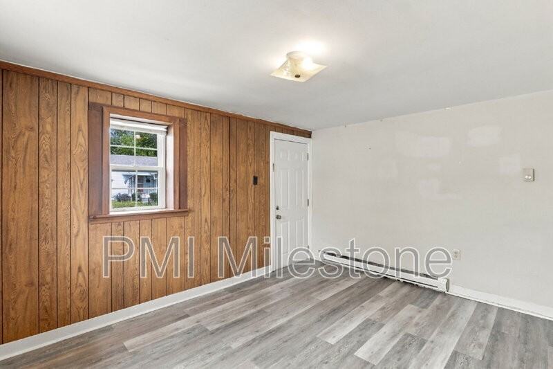 1115 W Church St - Photo 6 of 22