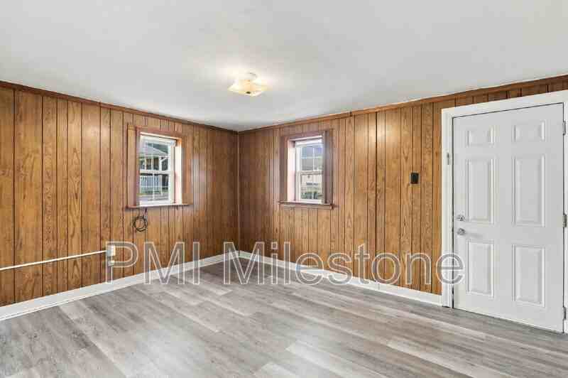 1115 W Church St - Photo 7 of 22