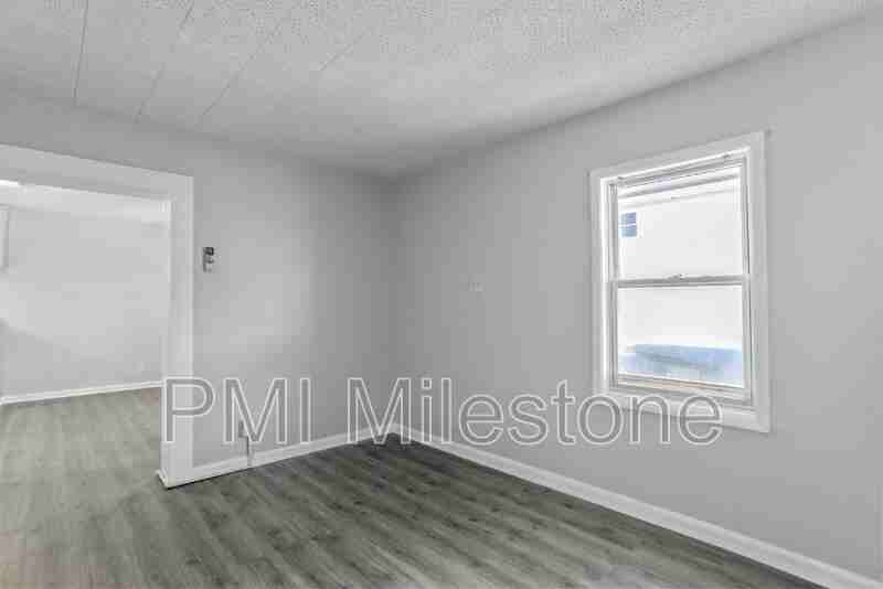 13628 Pennsylvania Ave #11 - Photo 7 of 15