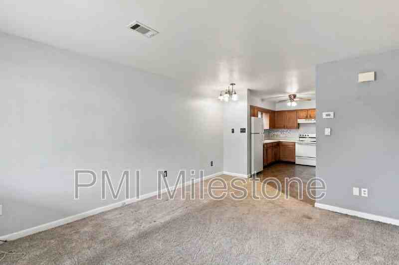 420 Liberty St - Photo 3 of 19