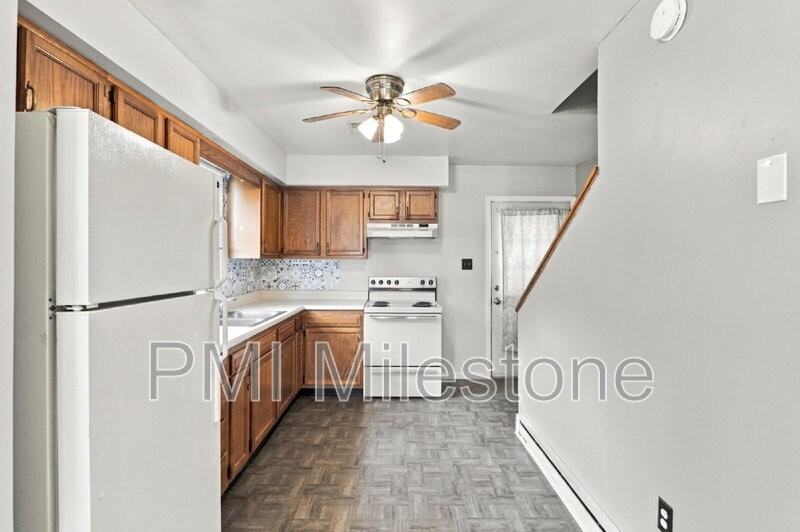 420 Liberty St - Photo 7 of 19
